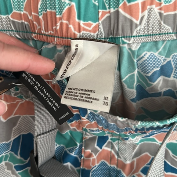 The North Face Multicolor Abstract Pattern Shorts - Picture 3 of 4
